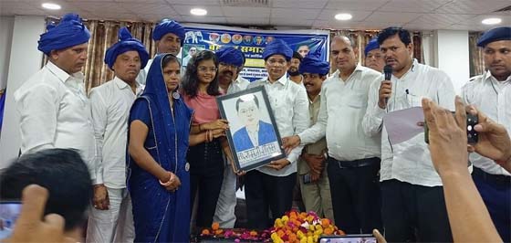 BSP Worker Gift Ramji Gautam Picture